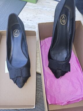 ASH Black Pointed-Toe Bow Pumps with Grosgrain Bow